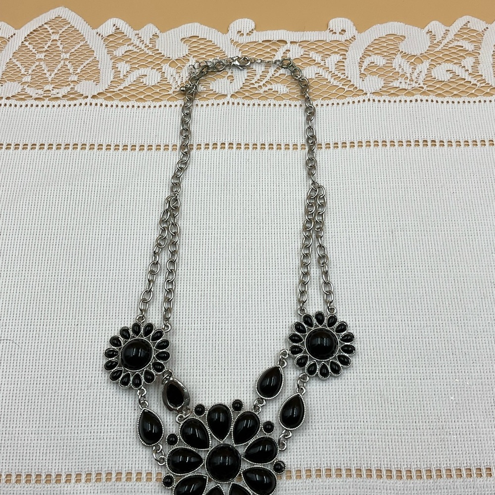 Black Cabochons Statement Necklace - image 5